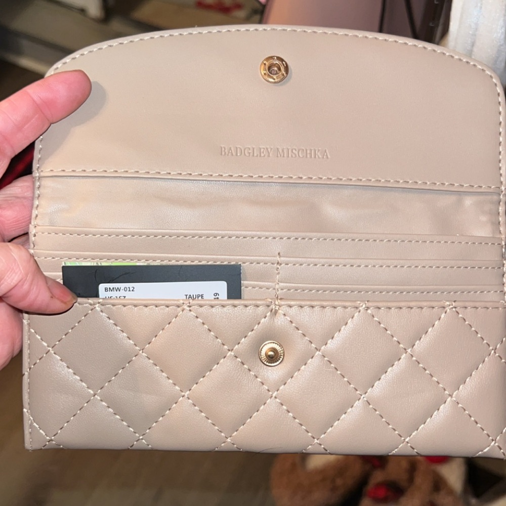 Badgley Mischka Quilted Taupe Card Holder/Wallet - Picture 2 of 5